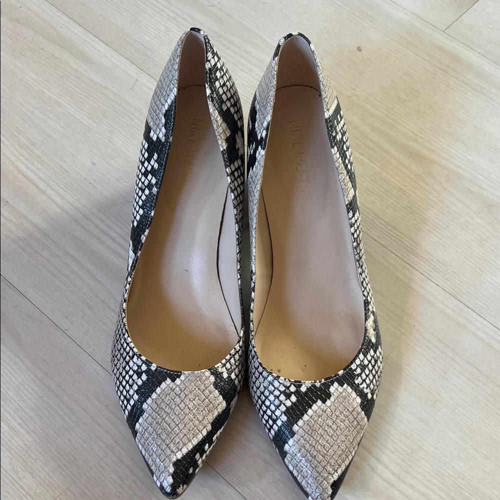 Nine West Black and Cream Snakeskin Heels